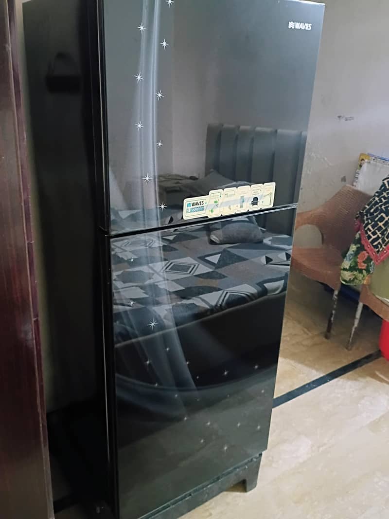 Waves Refrigerator 0