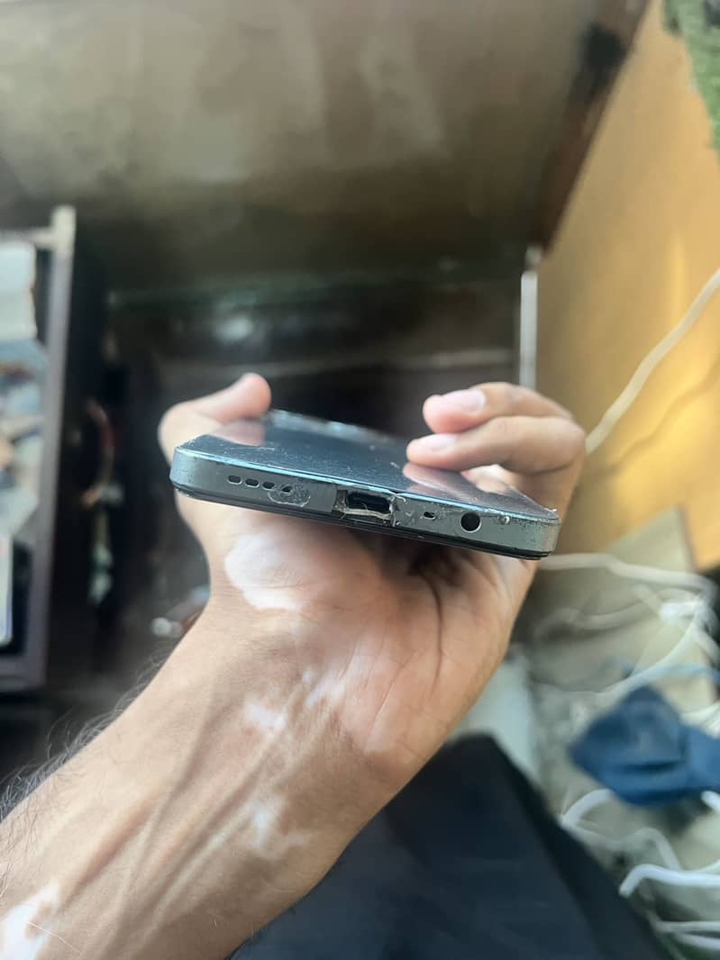 Realme C61 4