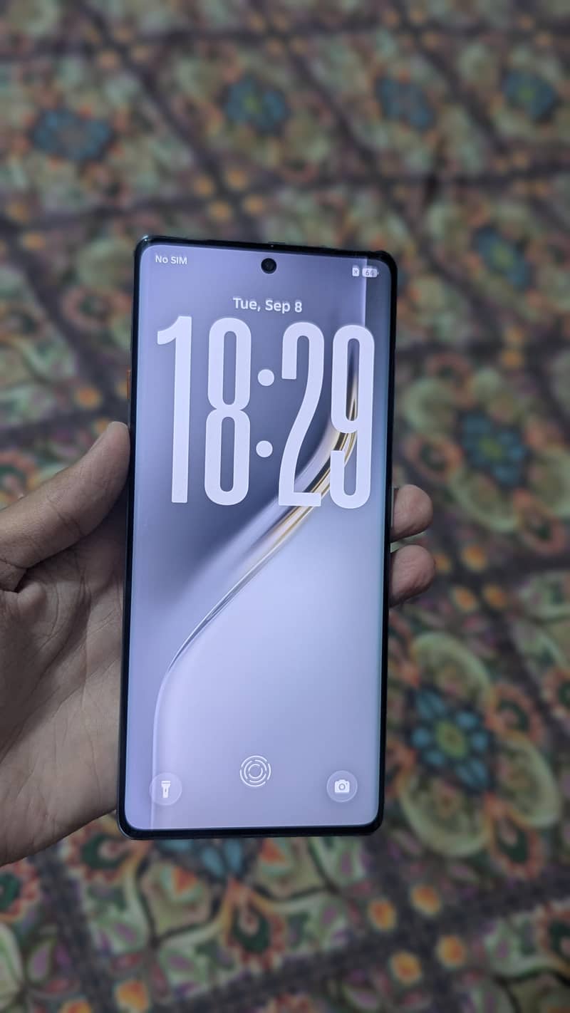 Tecno CAMON 40 Pro 1