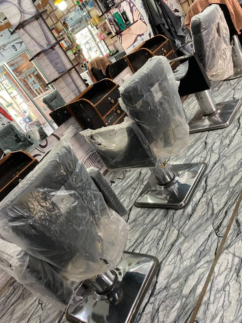 saloon accessories 3