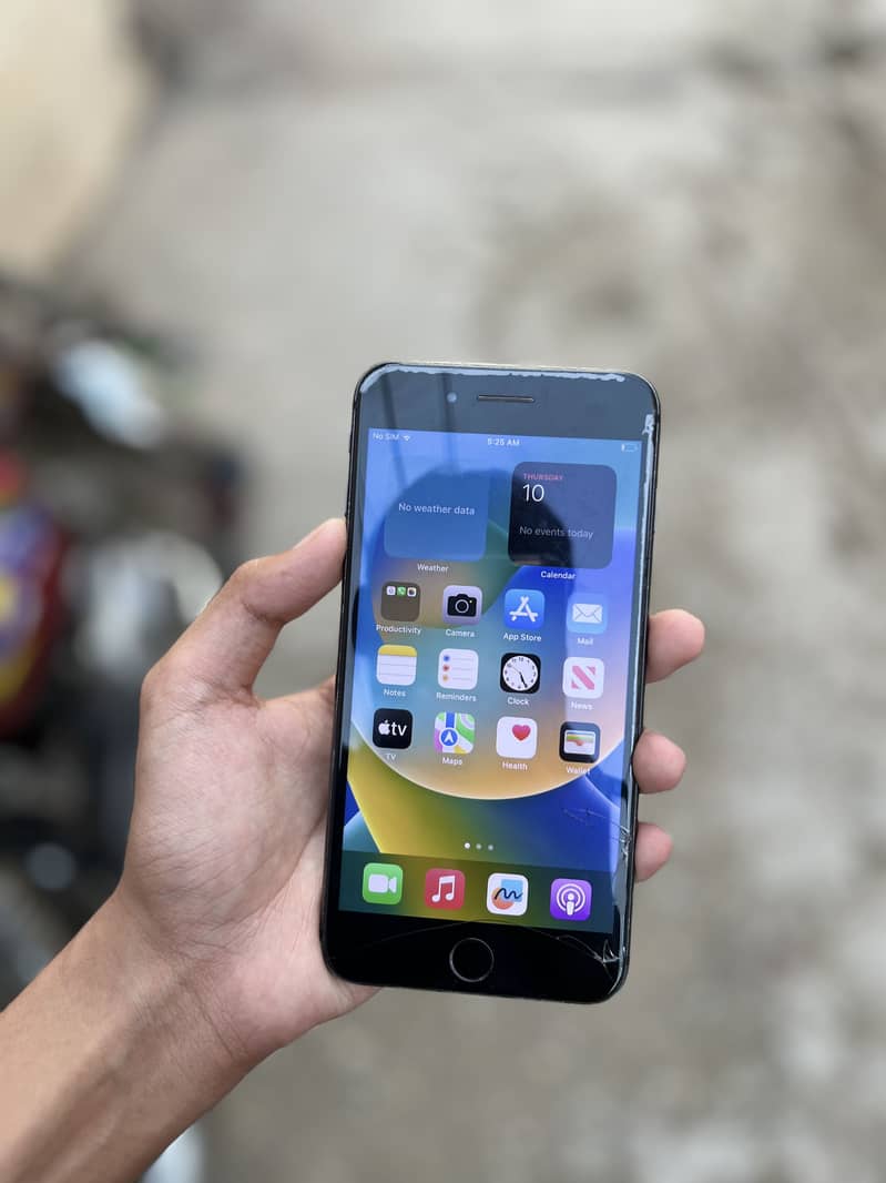 Apple iPhone 8 Plus 5