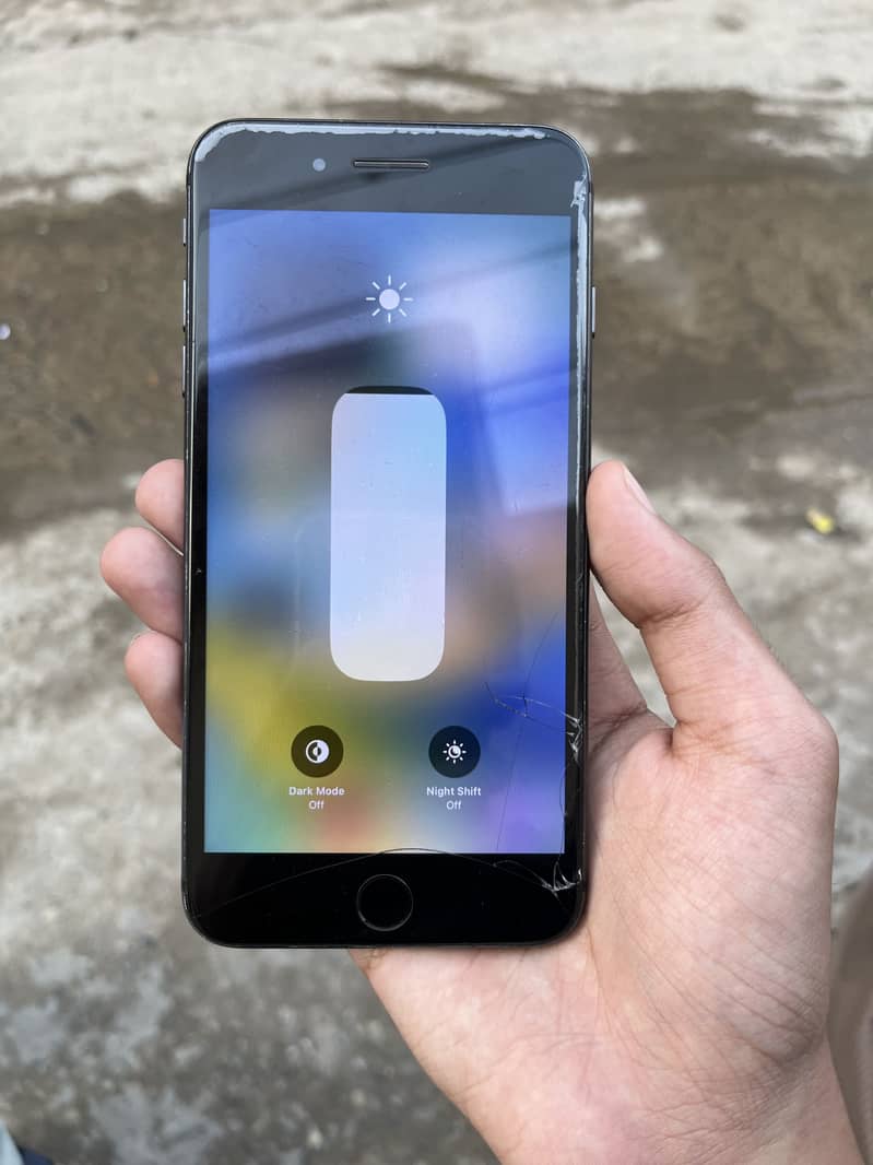 Apple iPhone 8 Plus 6