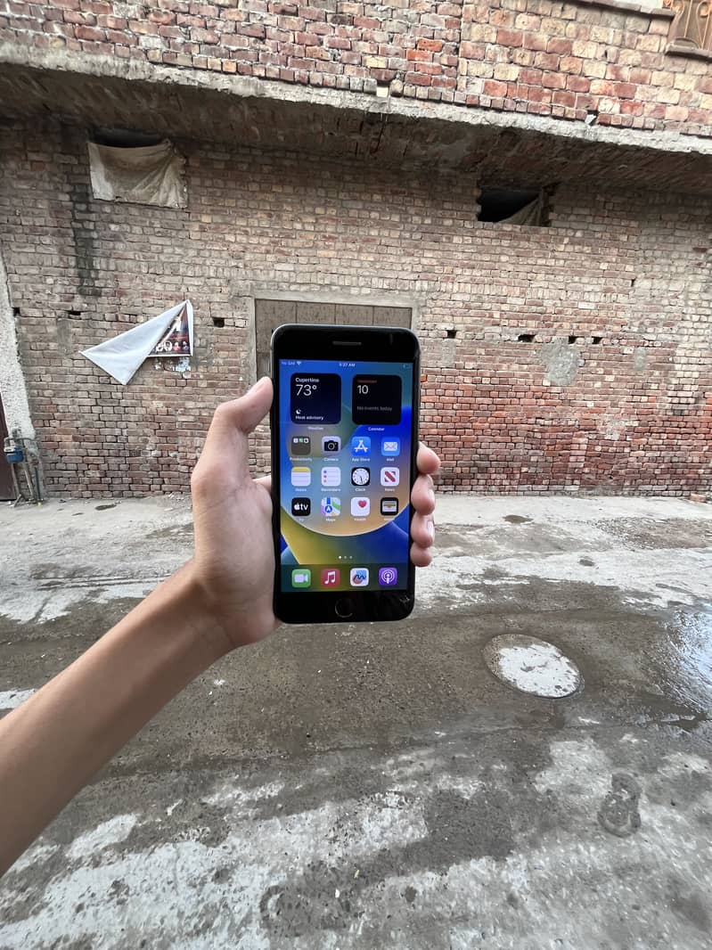 Apple iPhone 8 Plus 8