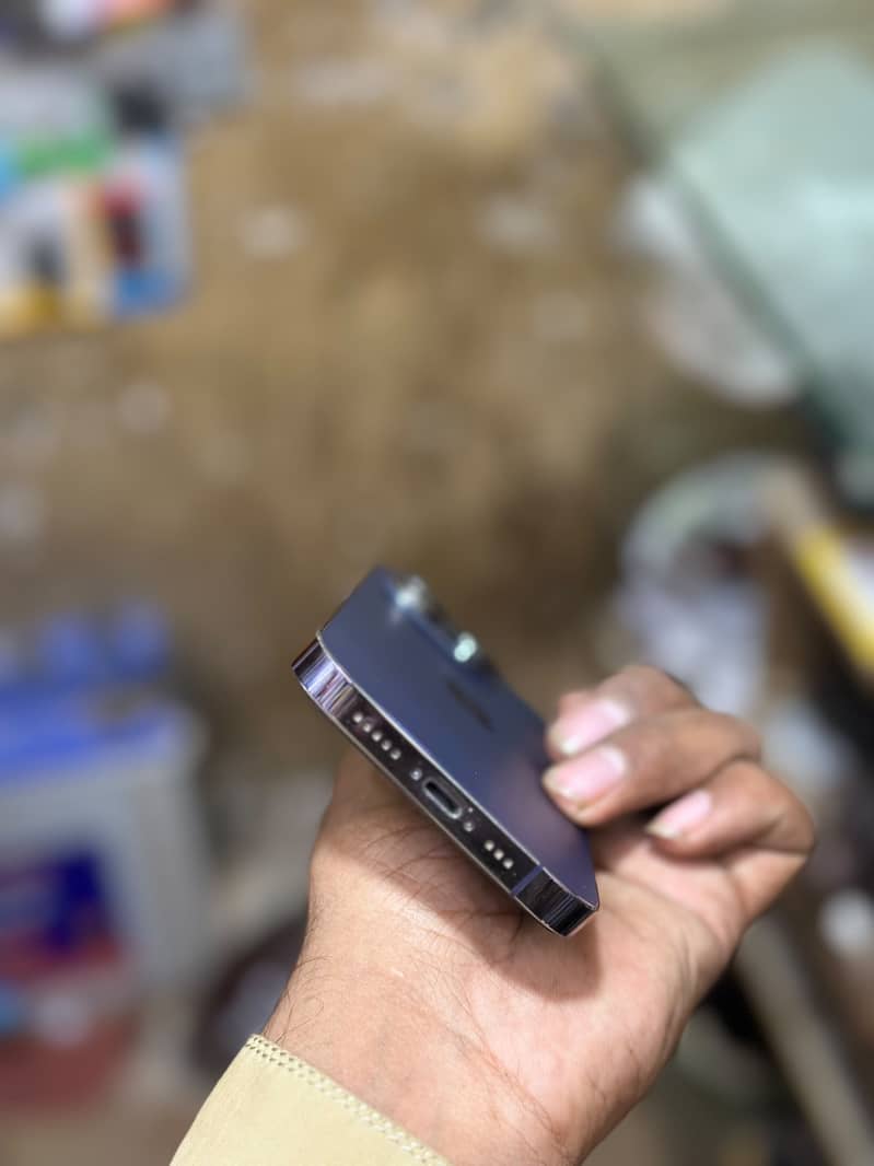 Apple iPhone 14 Pro 1