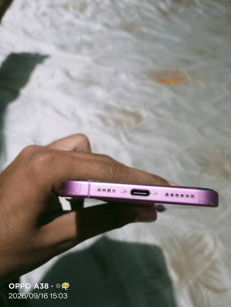 Apple iPhone 16 Plus 2