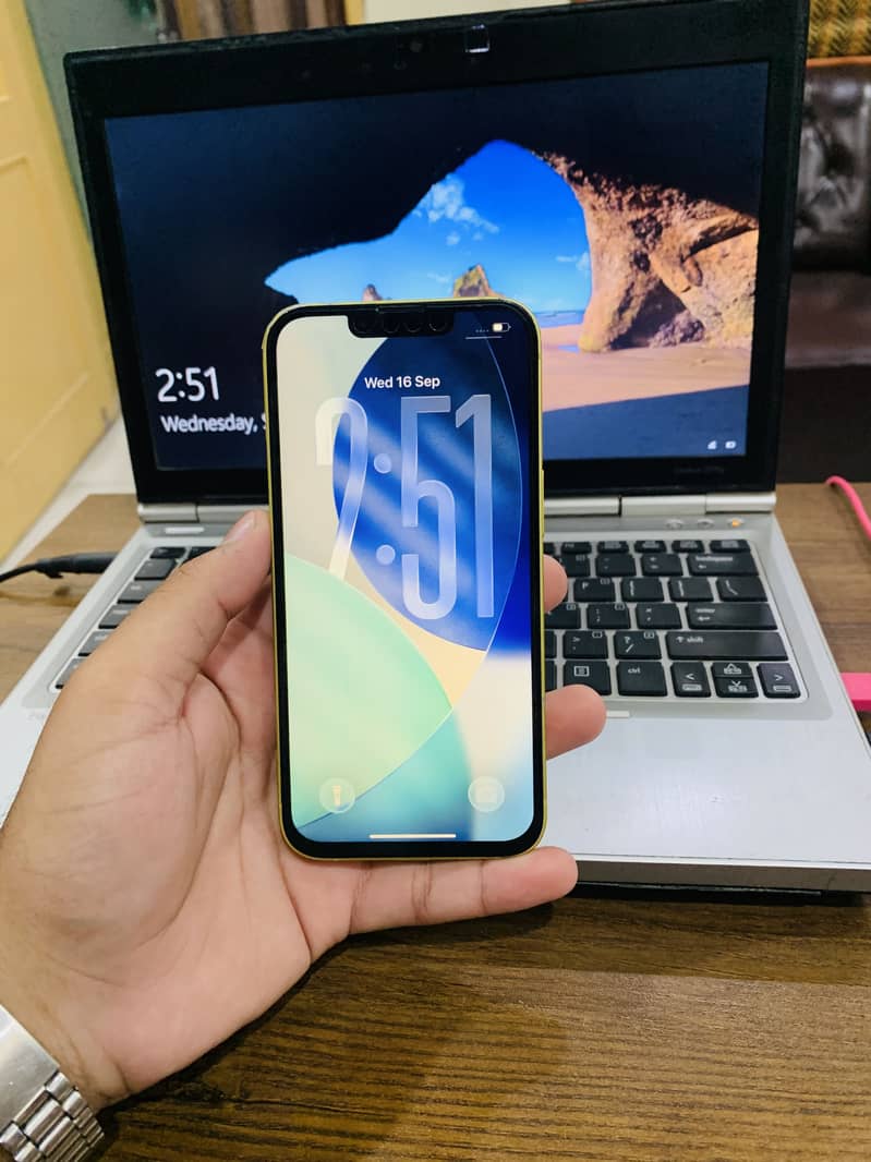 Apple iPhone 14 3