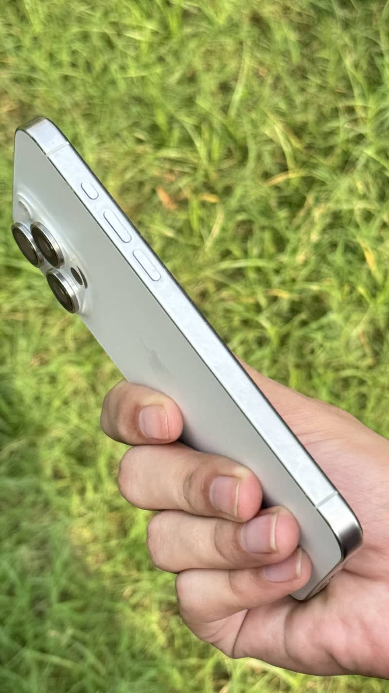 Apple iPhone 15 Pro Max 1