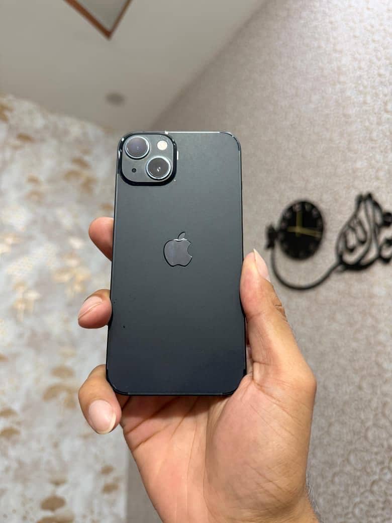 Apple iPhone 13 2