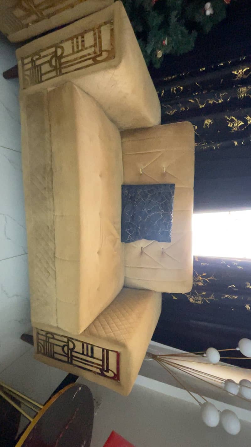 7 seater sofa set. 2