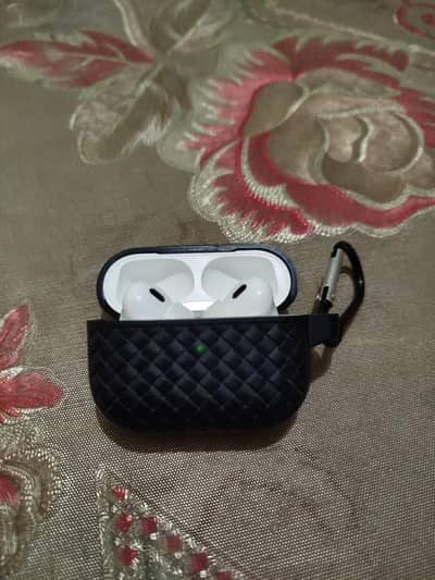 AirPods Style Wireless Earbuds – Excellent Condition