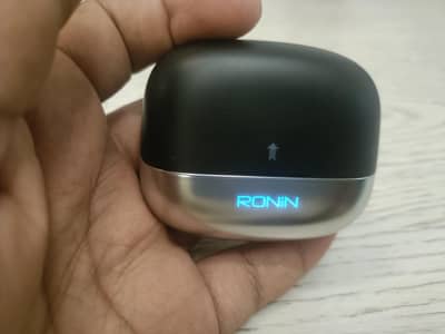 Brand new Ronin Vox earbuds