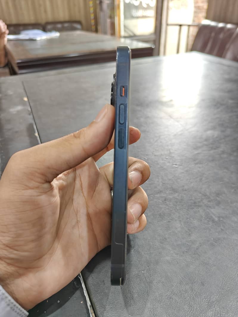 Apple iPhone 14 1