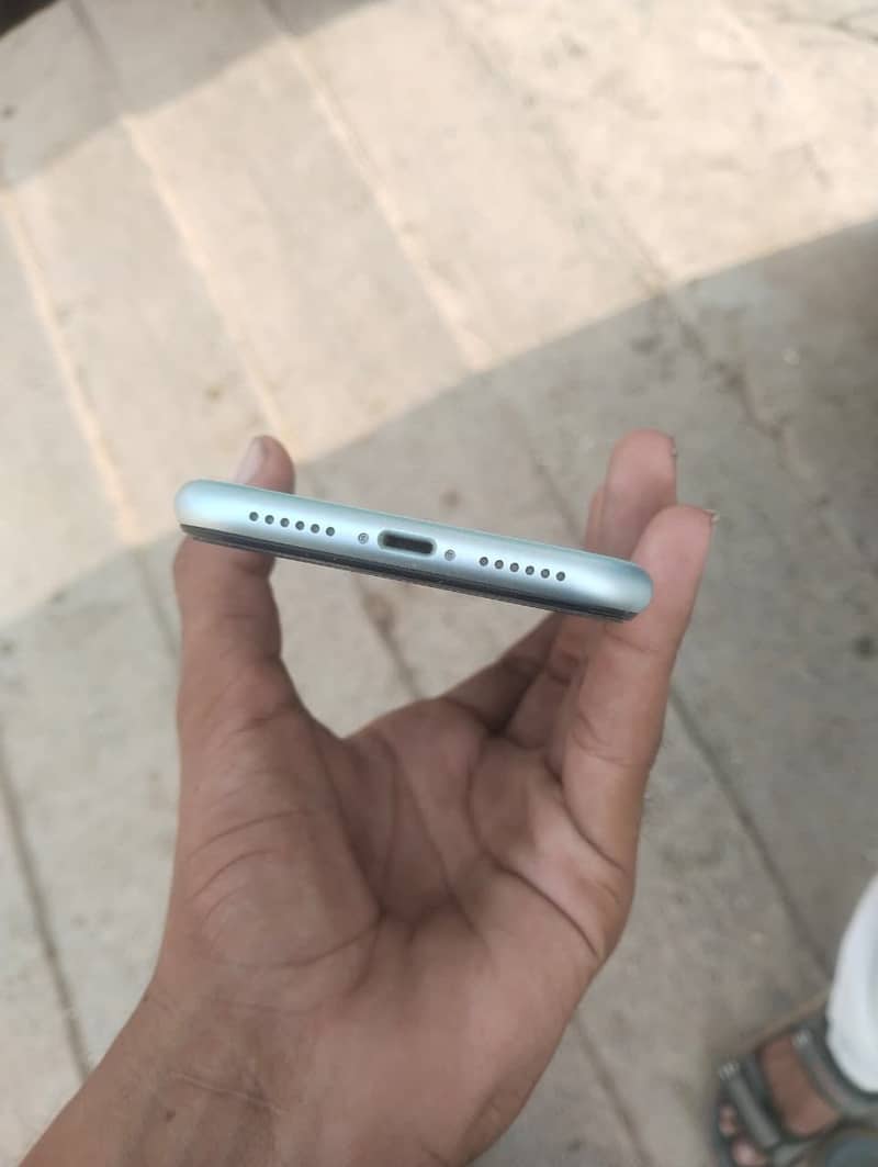 Apple iPhone 11 2