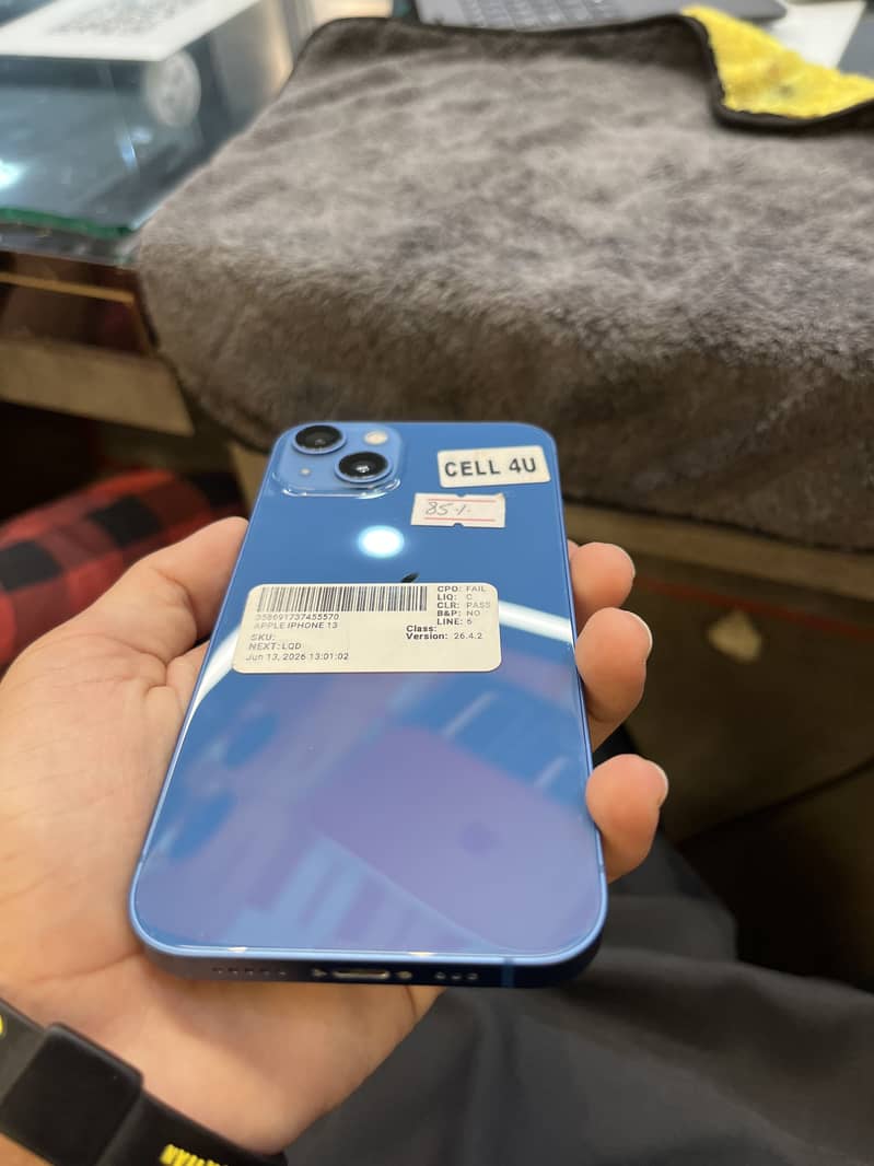 Apple iPhone 13 1