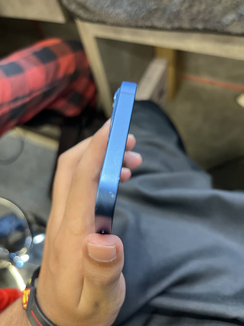 Apple iPhone 13 3