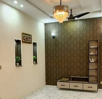 400 Yards Like New Independent Luxury Upper Portion For Rent
