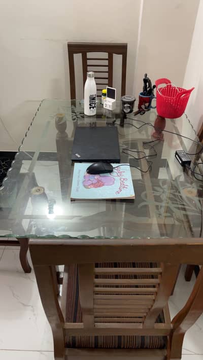 4 person dining table