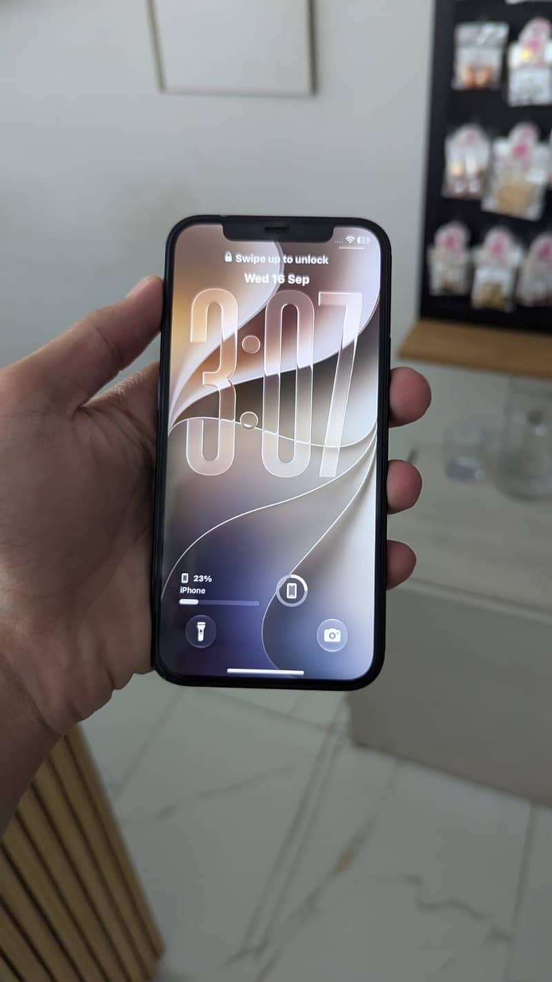 Apple iPhone 12 0
