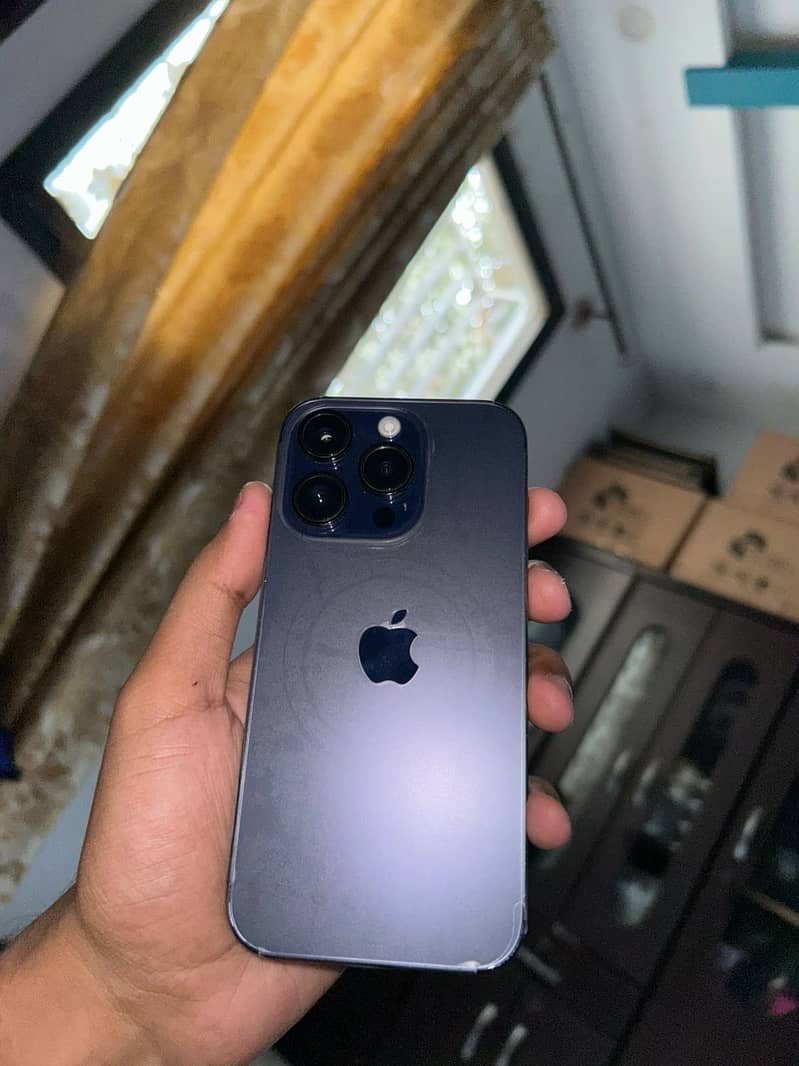 Apple iPhone 14 Pro 0