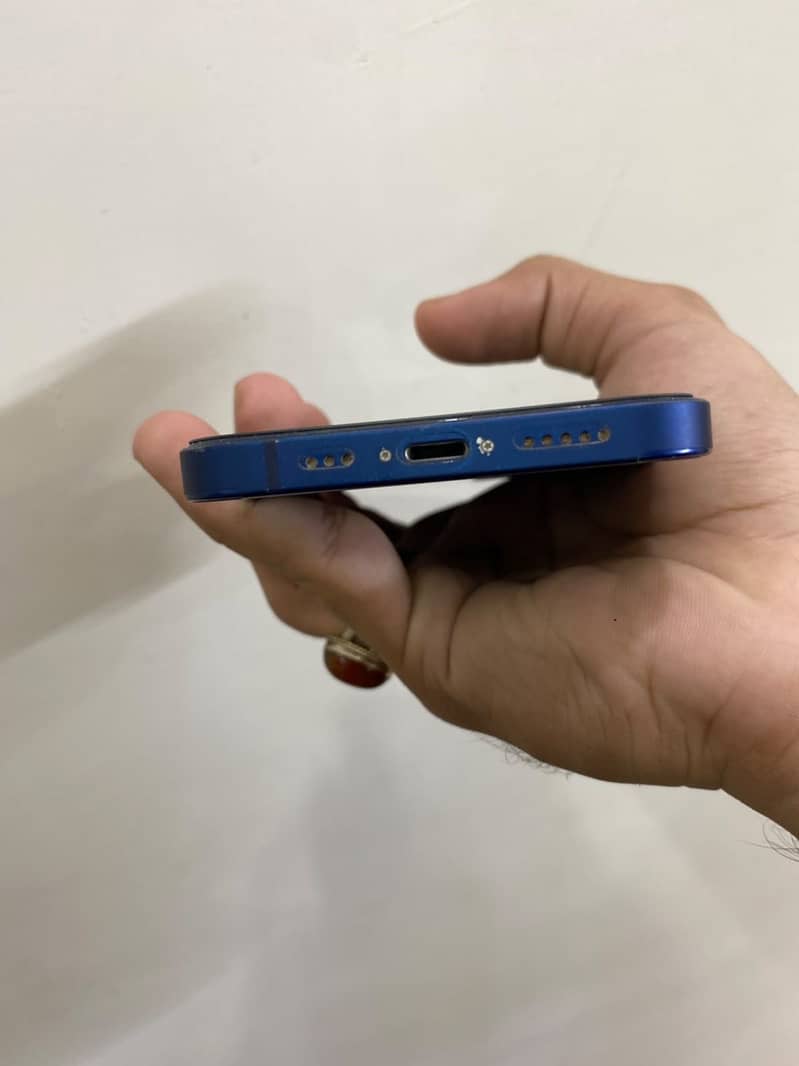 Apple iPhone 12 1