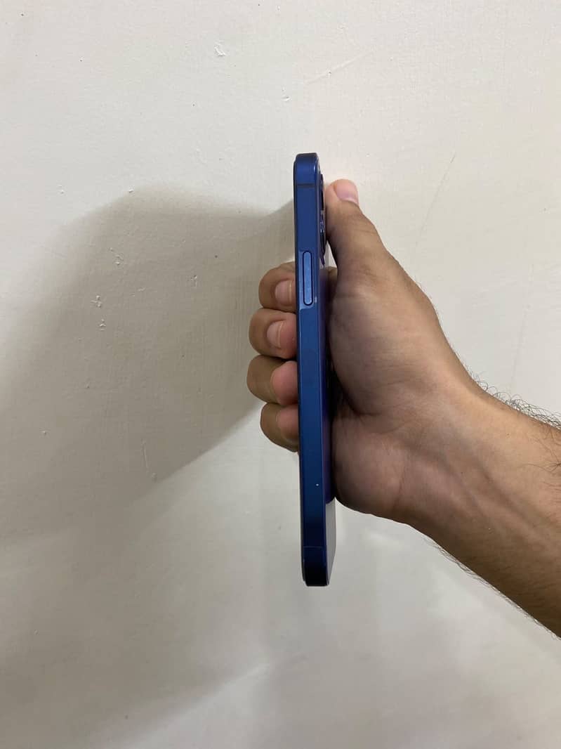 Apple iPhone 12 2
