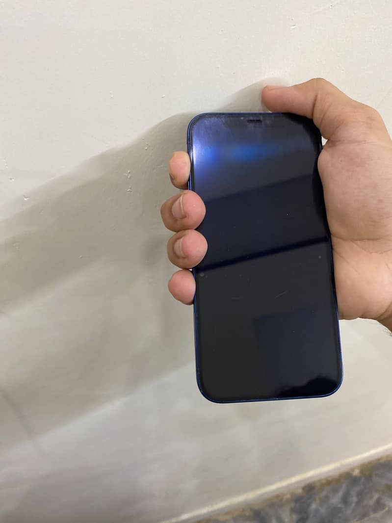 Apple iPhone 12 3