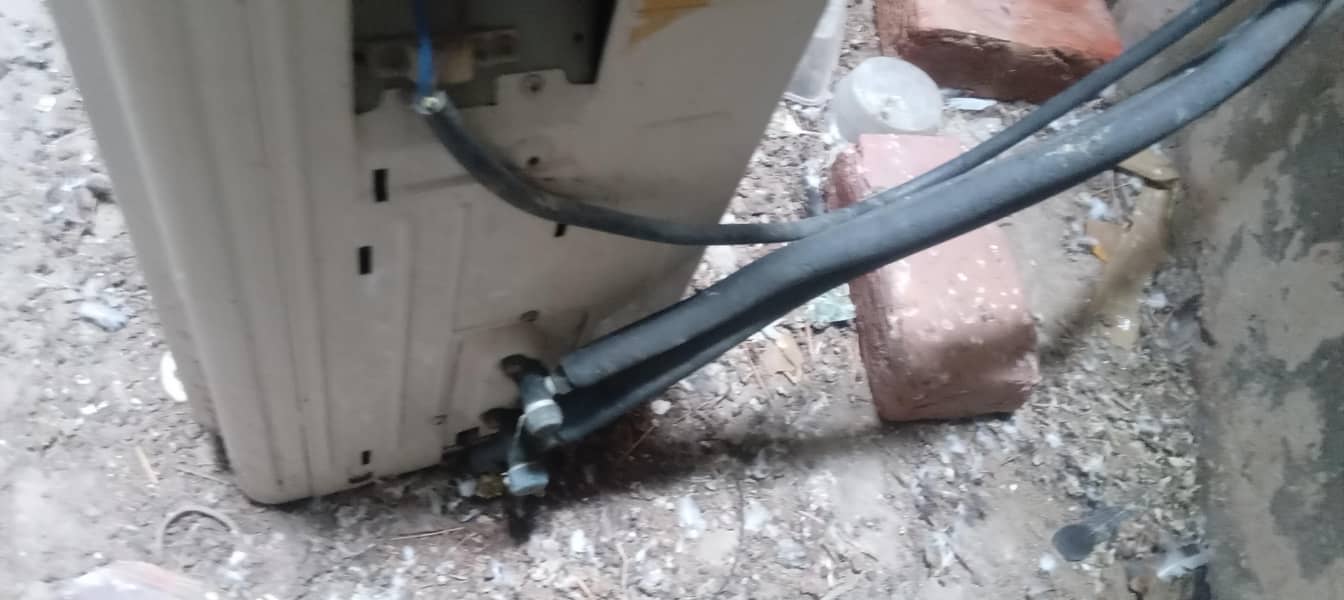 Gree  split unit 1 ton 3