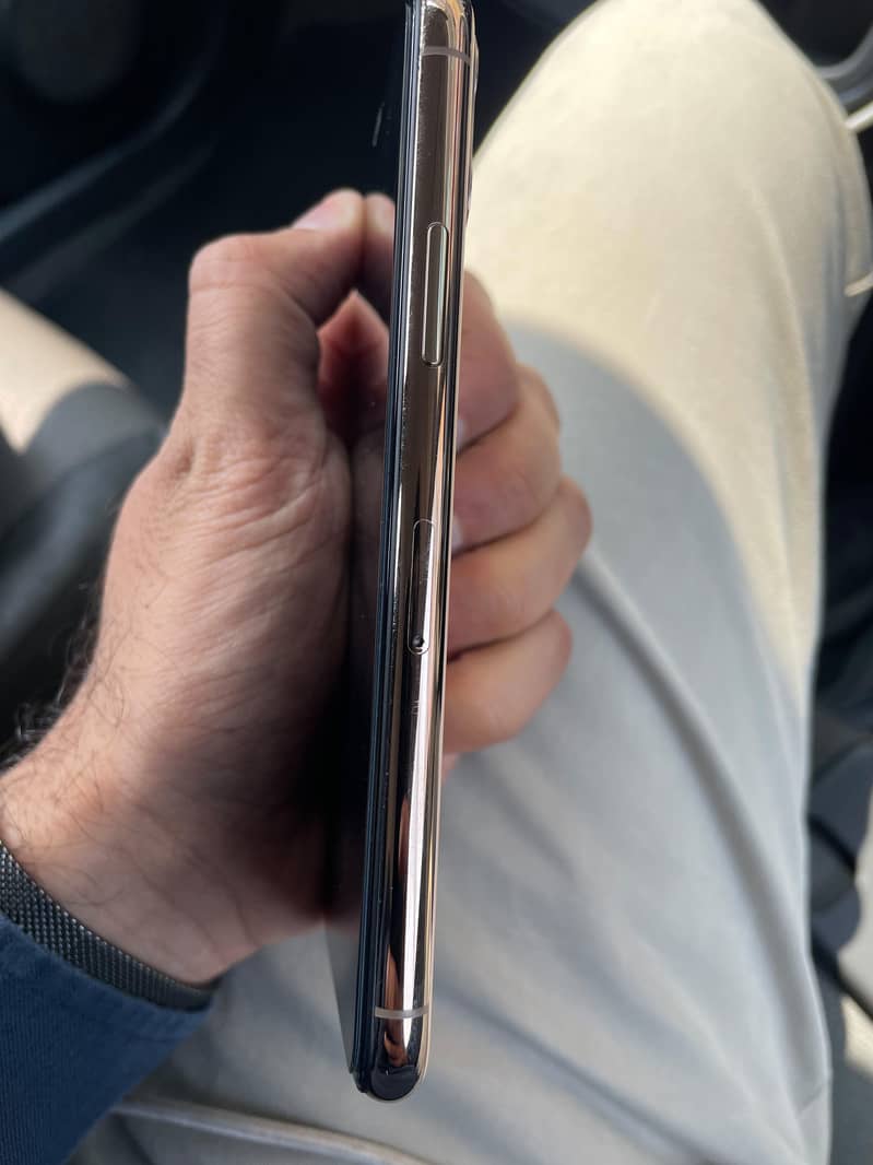 Apple iPhone 11 Pro 3