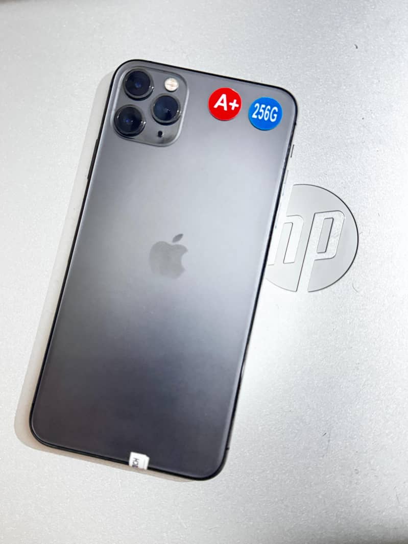 Apple iPhone 15 Pro Max 1