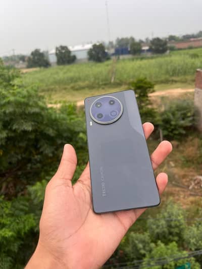 Tecno CAMON 30