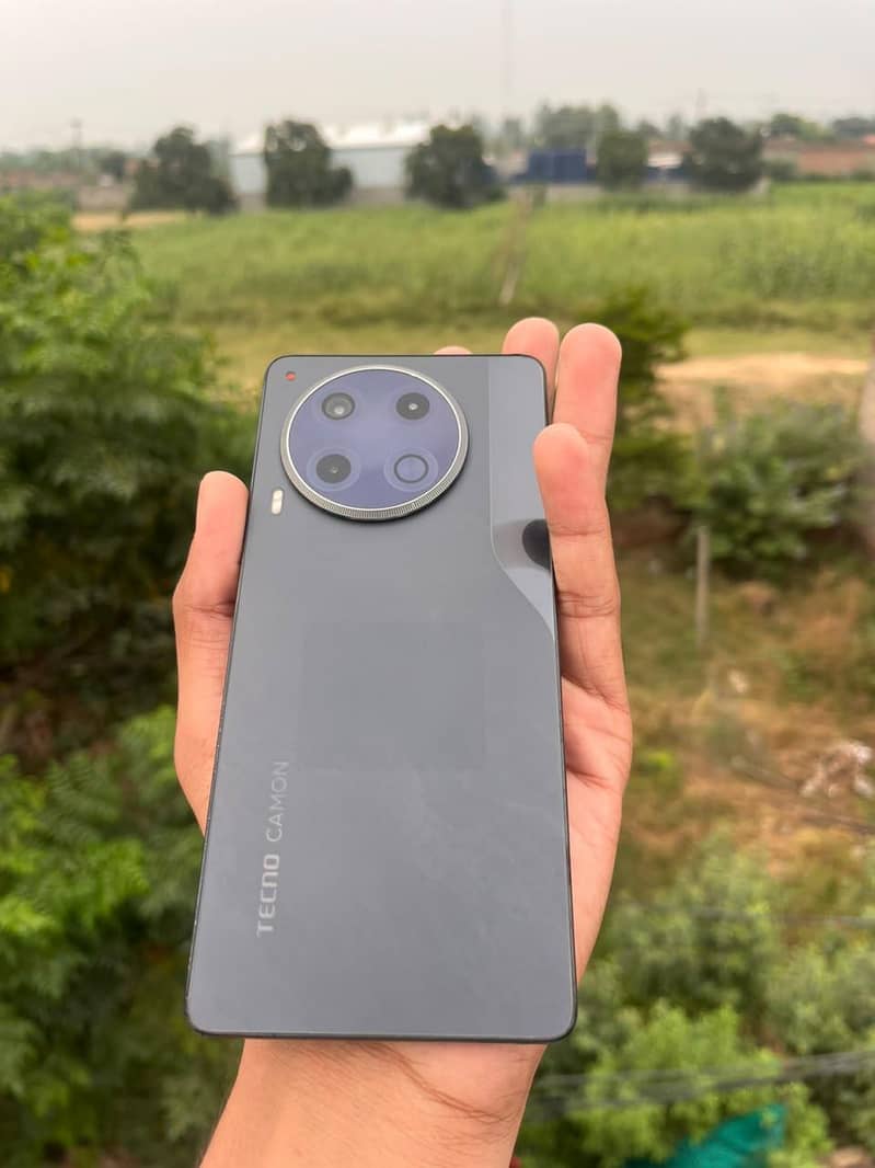 Tecno CAMON 30 1