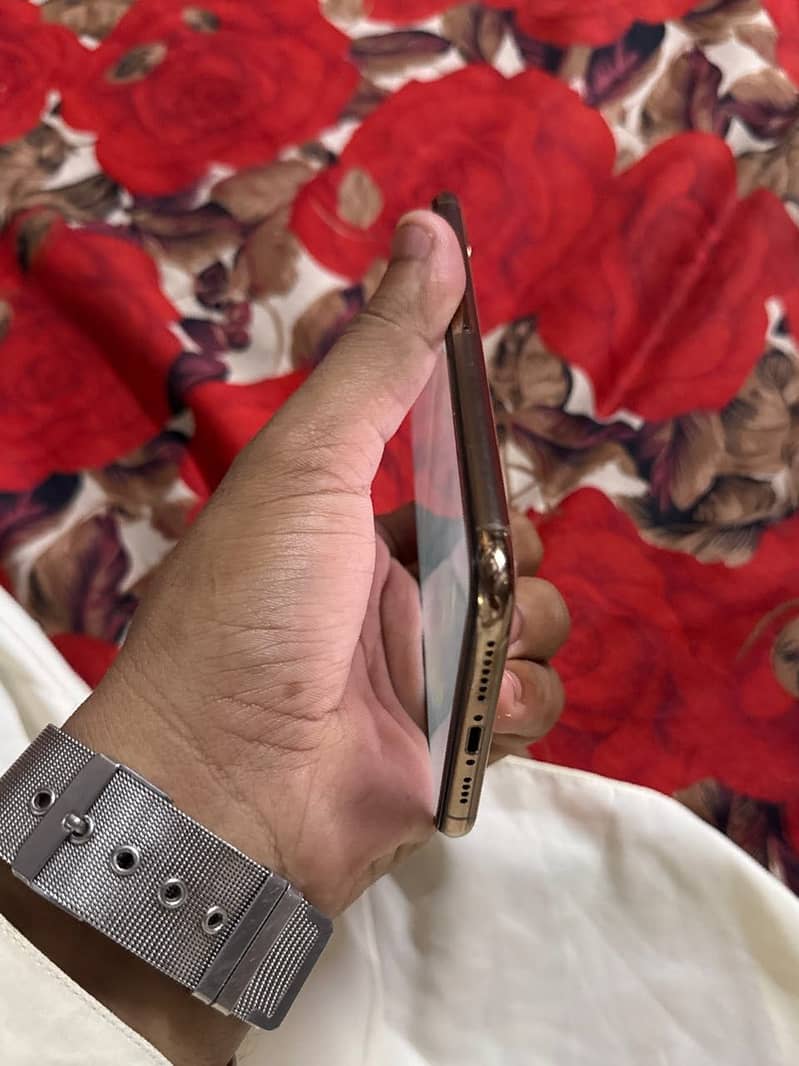 iPhone XS Max 1
