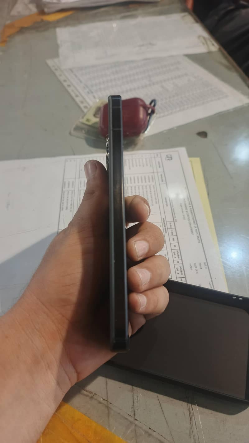 Sharp Aquos Sense7 plus 2