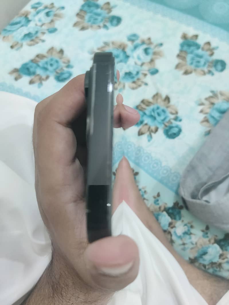 Apple iPhone 14 Pro Max 4