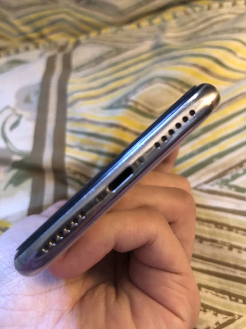 Apple iPhone X 3