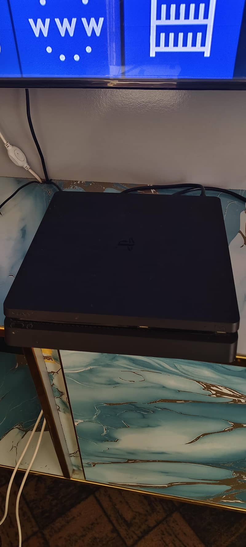 PS 4 Slim 2