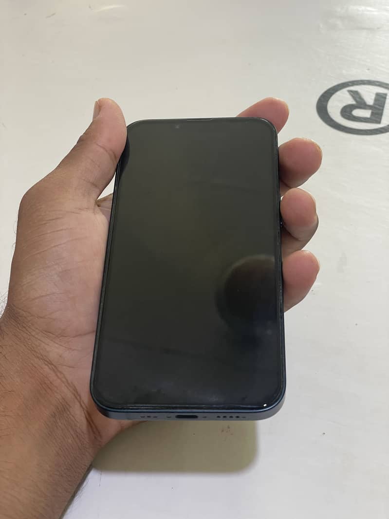 Apple iPhone 13 2