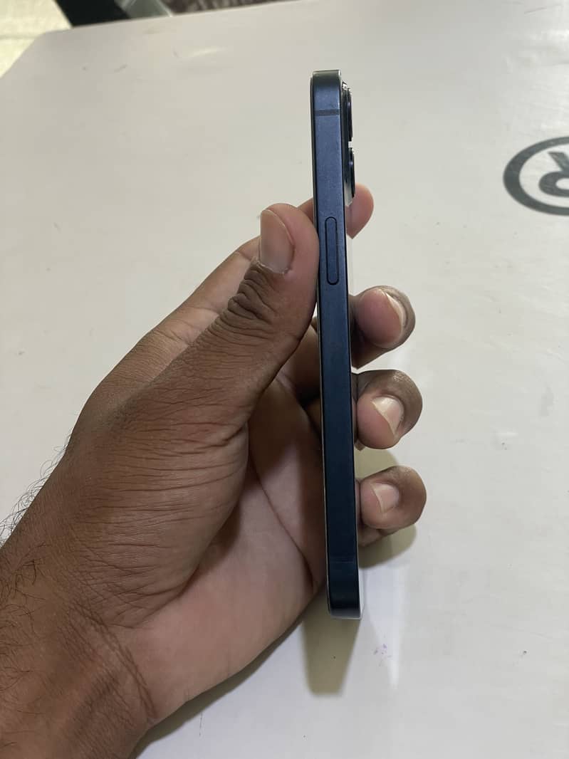 Apple iPhone 13 3