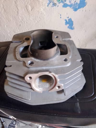 Kawasaki 175 ke - cylinder