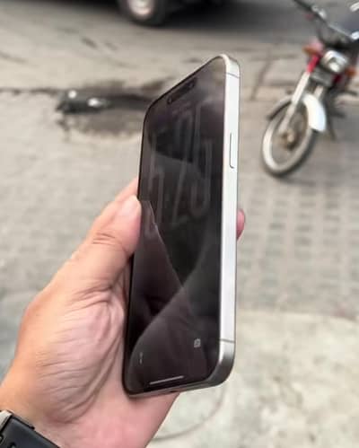 Apple iPhone 15 Pro Max 10/10 Condition