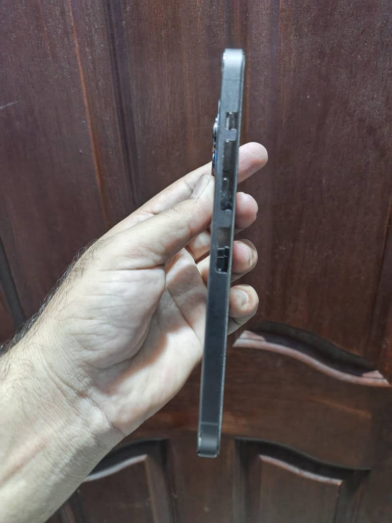 Apple iPhone 13 Pro Max 2