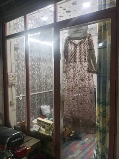 mirror rack shop front k. liye