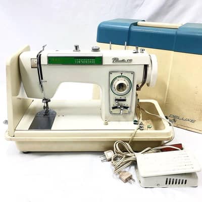 Vintage Pacesetter 610 Sewing Machine | Complete Set