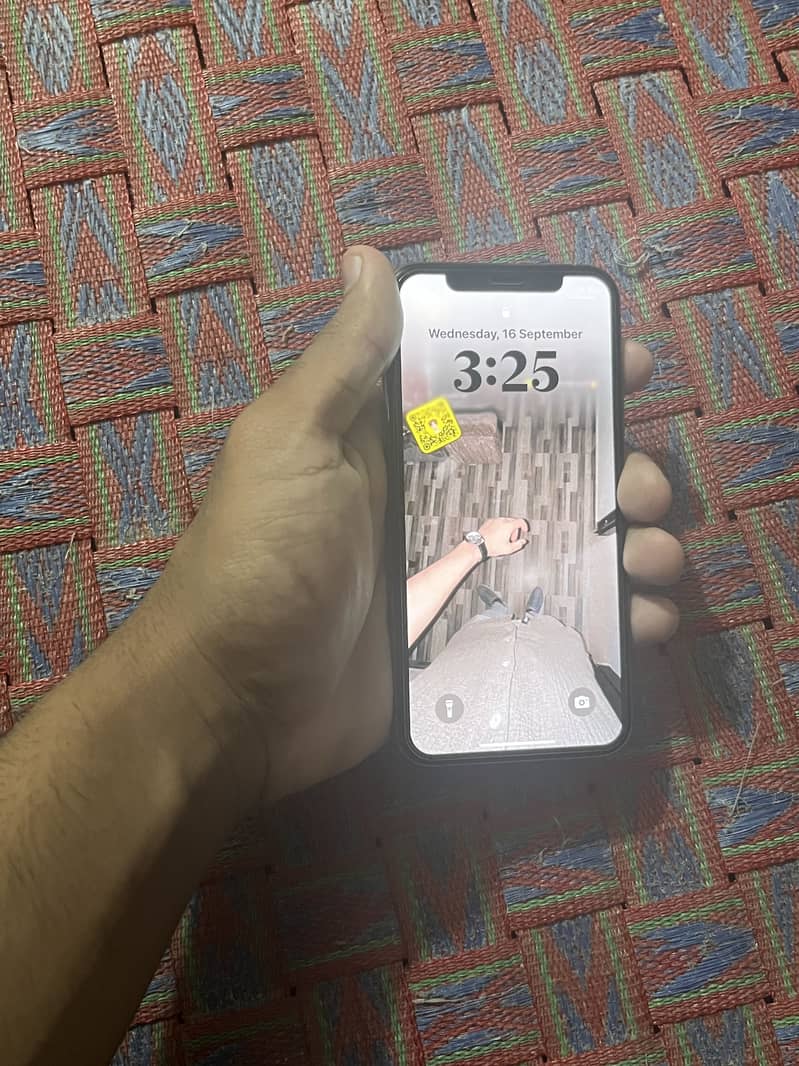 Apple iPhone XS 4