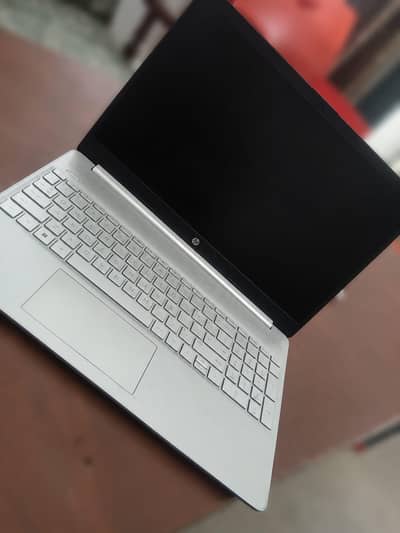 HP 15s 12th Gen Core i3-1215U 8GB 512GB Silver Like New