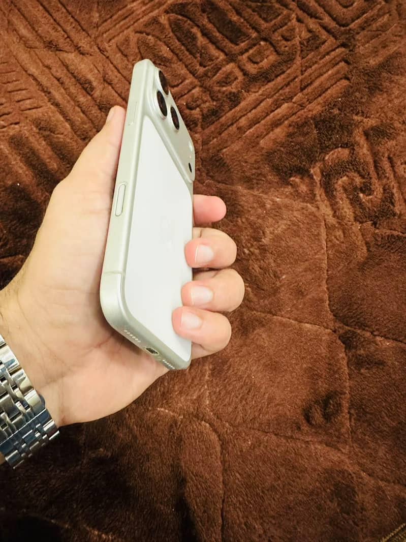 Apple iPhone 17 Pro Max 2