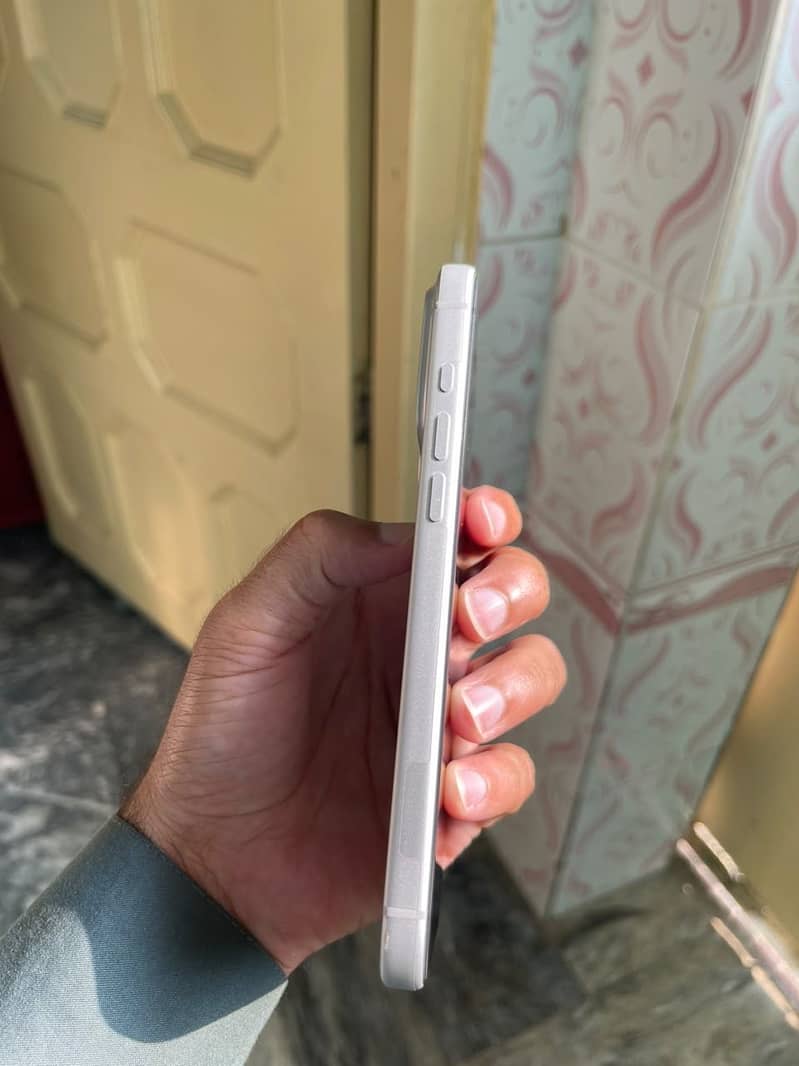 iPhone 17 pro max 4