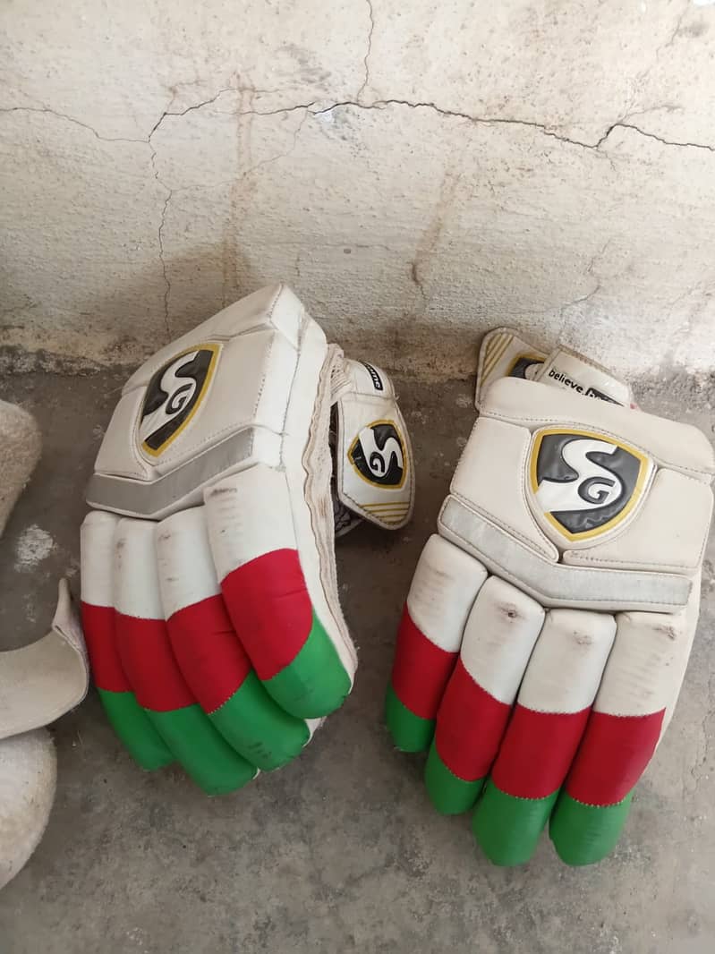 Used cricket kit 4