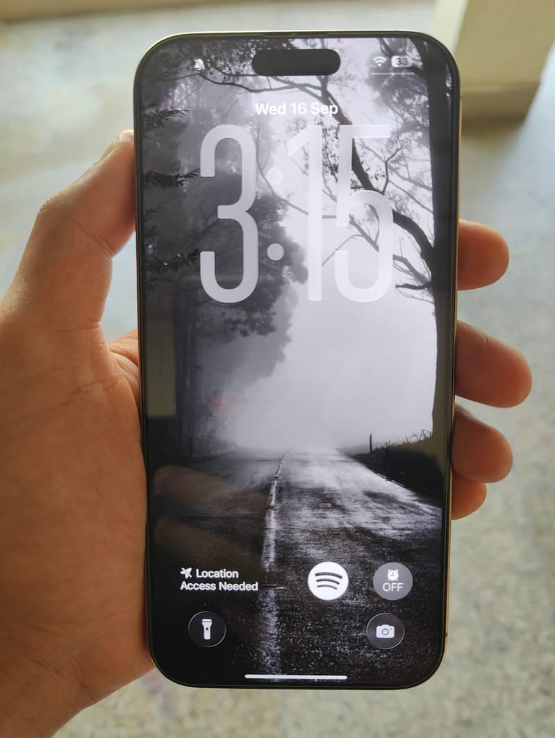 Apple iPhone 16 Pro Max 0