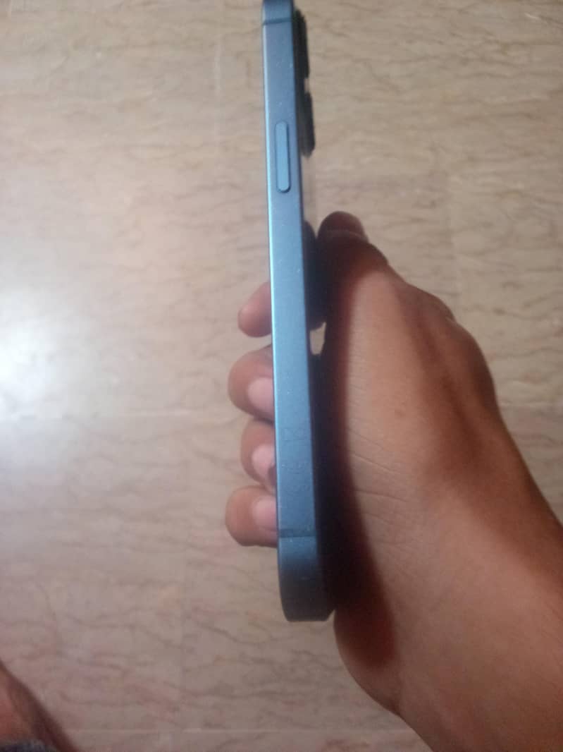 Apple iPhone 13 1